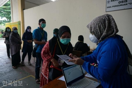 “인도네시아 인구의 80%가 델타 변이 감염” 전염병학자 주장